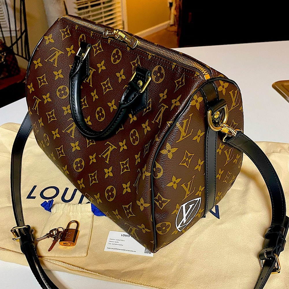 Louis Vuitton Speedy 30 My World Tour!!!